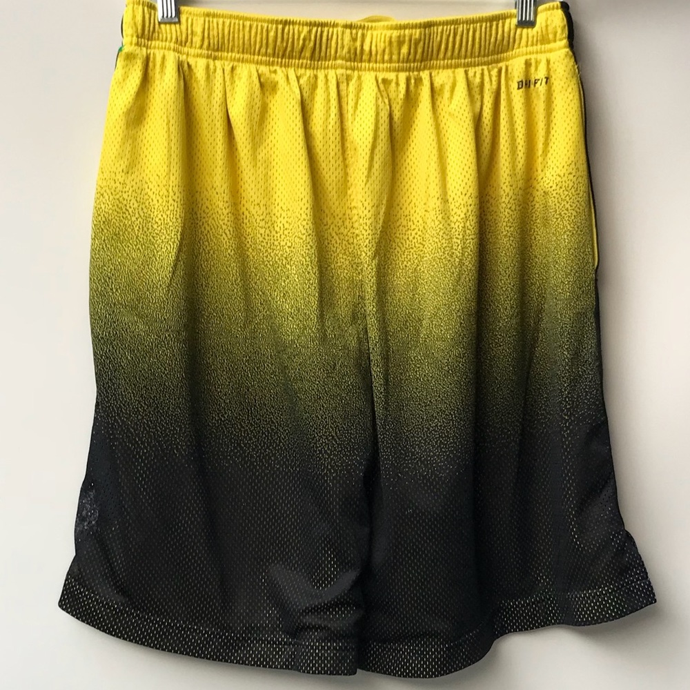 Nike men’s sport/ short made in Indonesia large - Picture 2 of 7